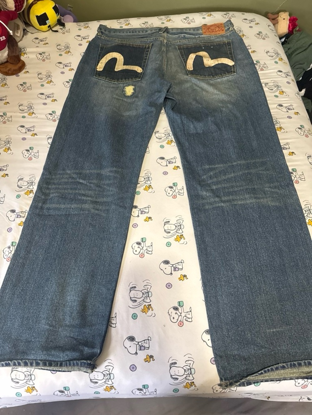 Vintage men’s Blue Denim Jeans with Contrast Pocket Detail
